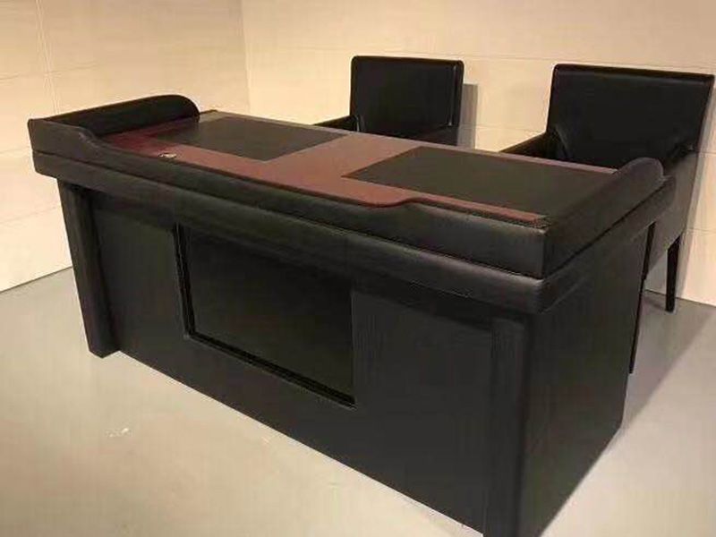 審訊桌是什么？